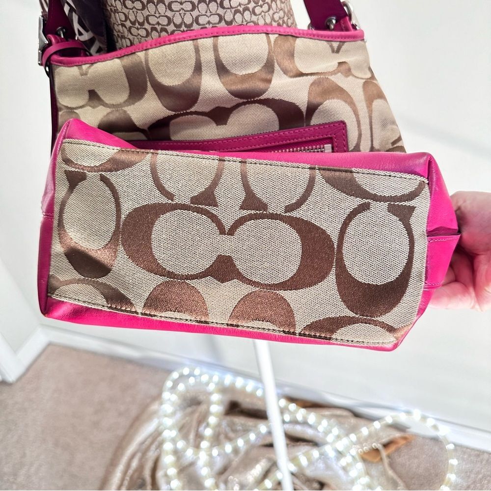 COACH Signature Tan And Pink Stripe Shoulder Bag Purse - Picture 15 of 16